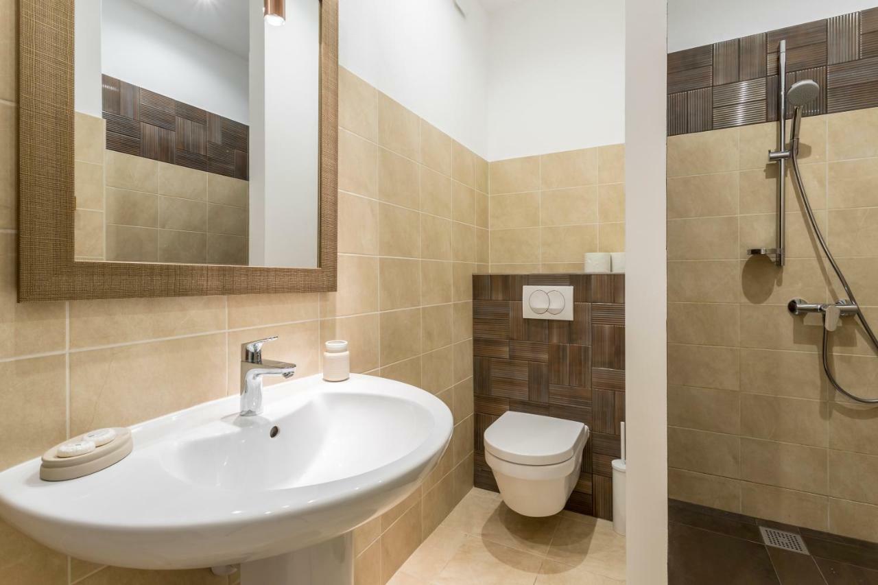 Zlatni Bol Apartments 외부 사진